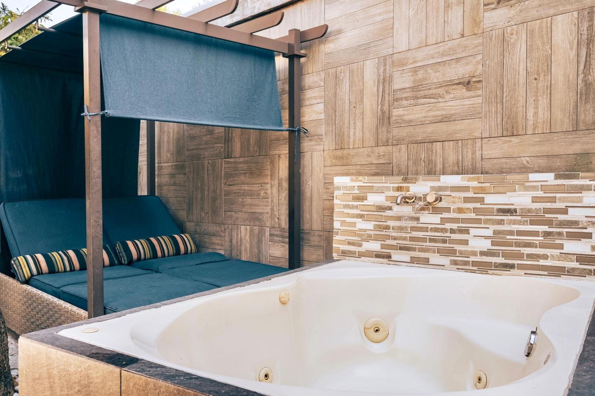 Loft Arte Y Diseno Alberca Climatizada, Amenidades Y Lujo, Terraza Privada Con Asador De Carbon, Cuernavaca Somos Los Unicos Que Te Ofrecemos Para Tu Uso Personal Y Exclusivo 2 Jacuzzis Con Agua Caliente Y Sistema De Hidromasaje Tipo Spa Экстерьер фото